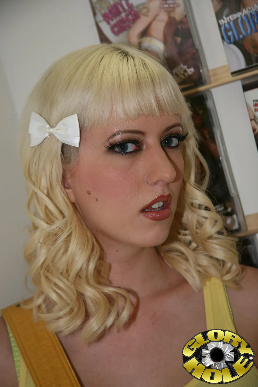Cherry Torn - Cereza rasgada - Glory Hole | Picture (2)