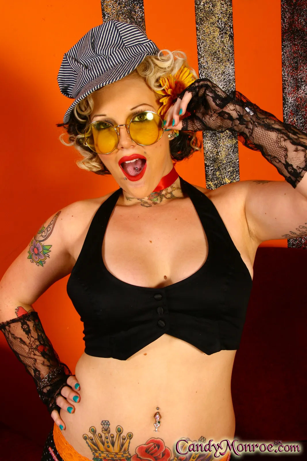 Candy Monroe - Elmer usa bragas y come semen - Candy Monroe | Picture (2)