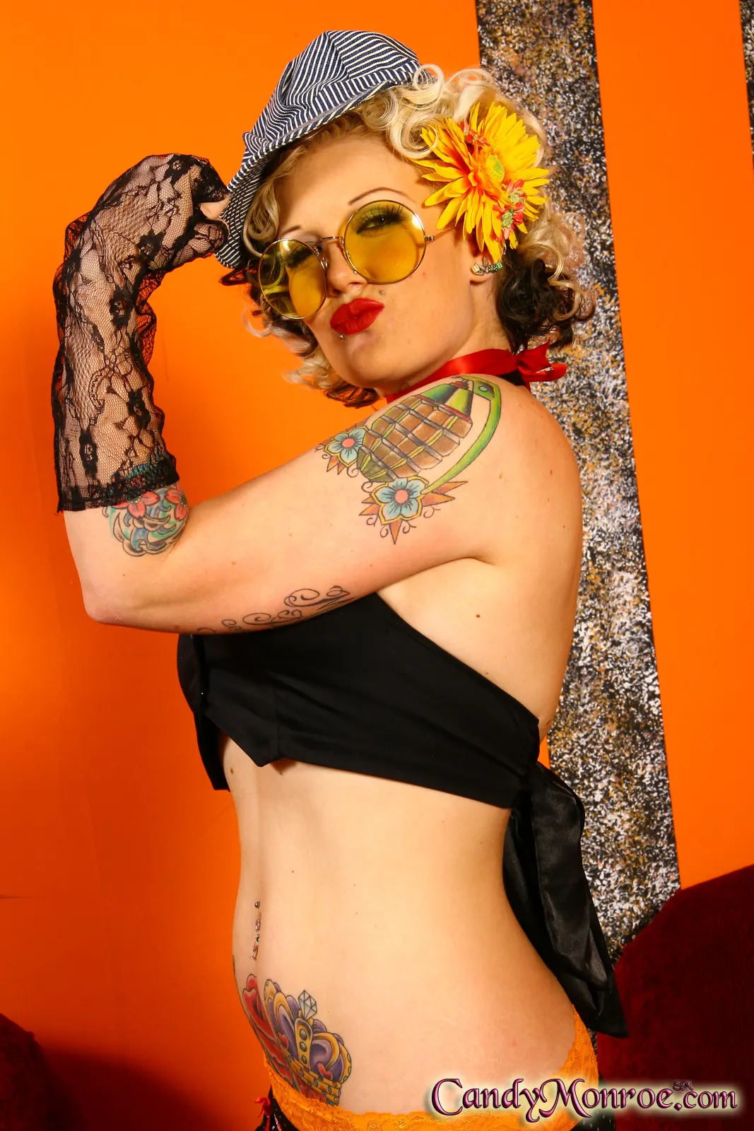 Candy Monroe - Elmer usa bragas y come semen - Candy Monroe | Picture (8)