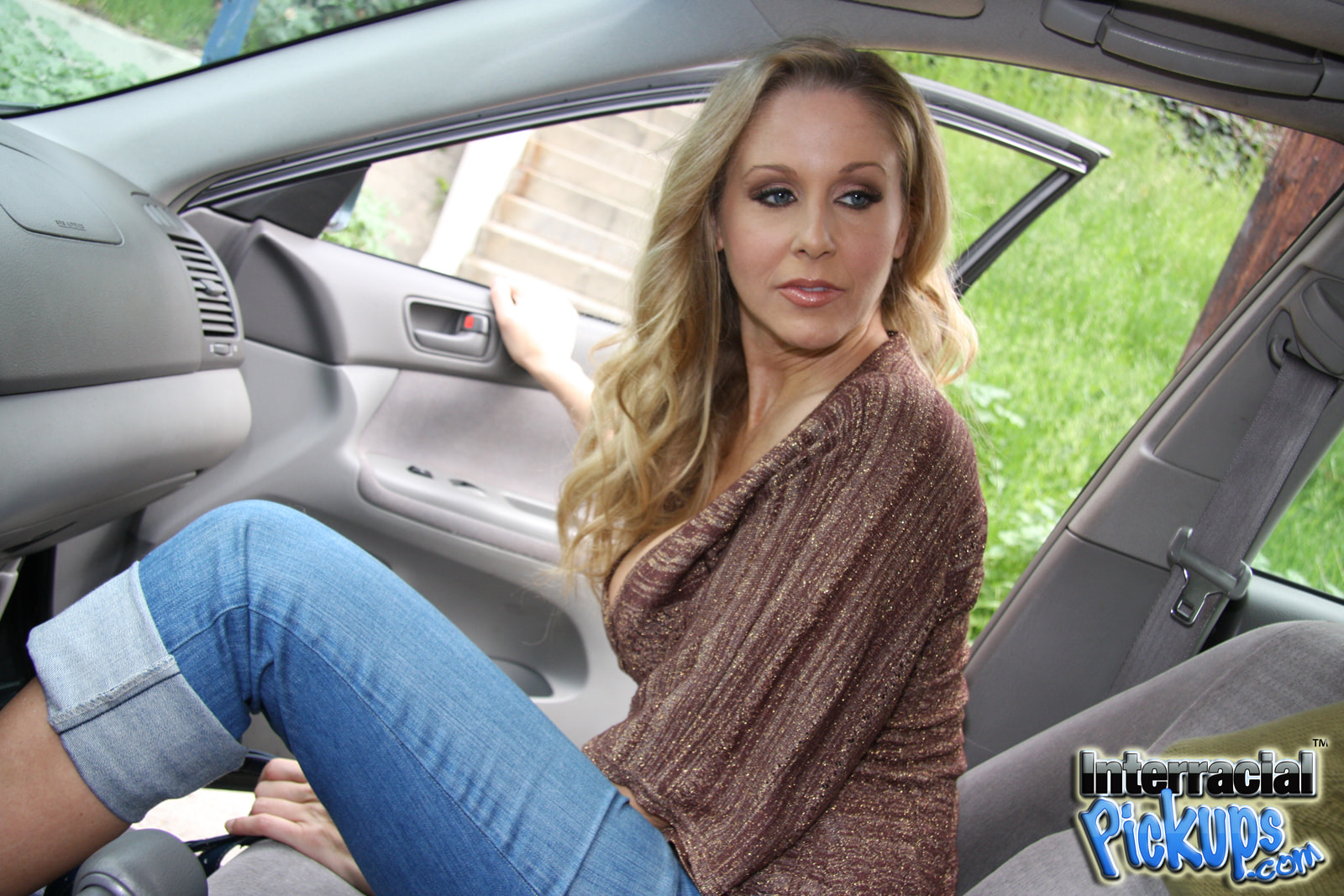 Julia Ann - Interracial Pickups